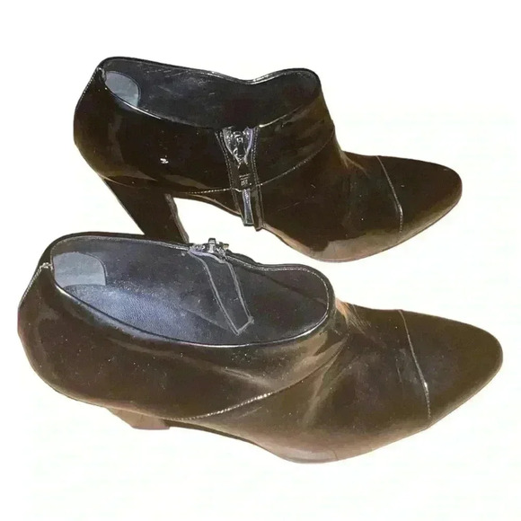 PRADA Semi Pointed Black Patent Leather Ankle Boots Concealed Zip Closure SZ 8.5 - Picture 6 of 9